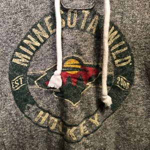 Minnesota wild light weight 3/4 sleeve